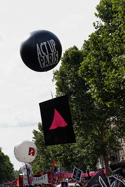 Gay pride Paris JUN13-229